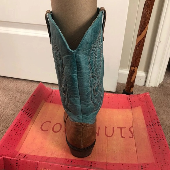 Coconuts by Matisse women’s cowgirl boots - Picture 2 of 4